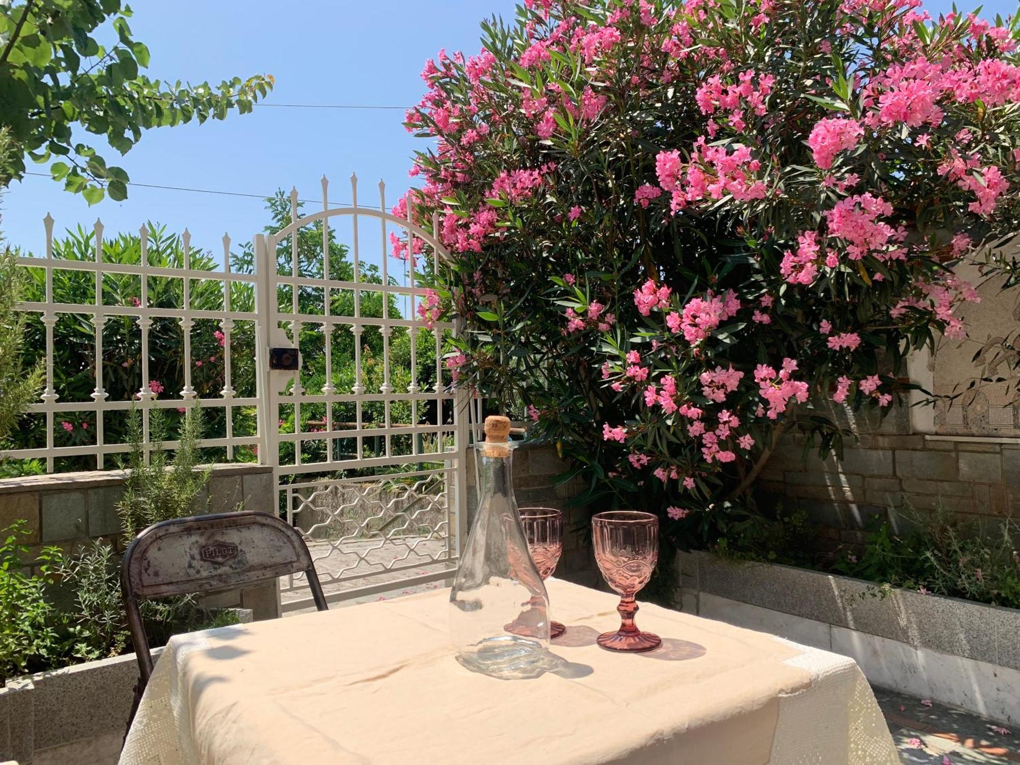 Gemuetliches Appartement In Ano Poli Thessaloníki Luaran gambar